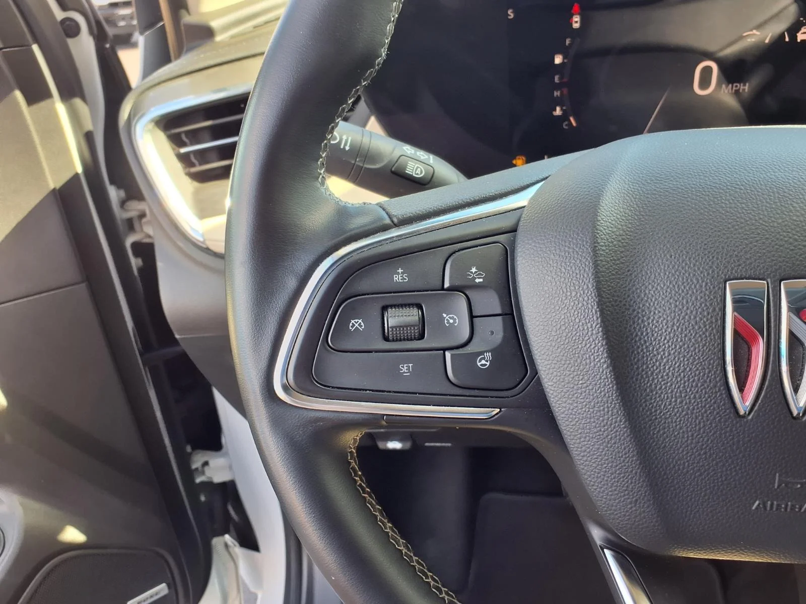 Used 2024 White Frost Tricoat Buick Avenir image 7