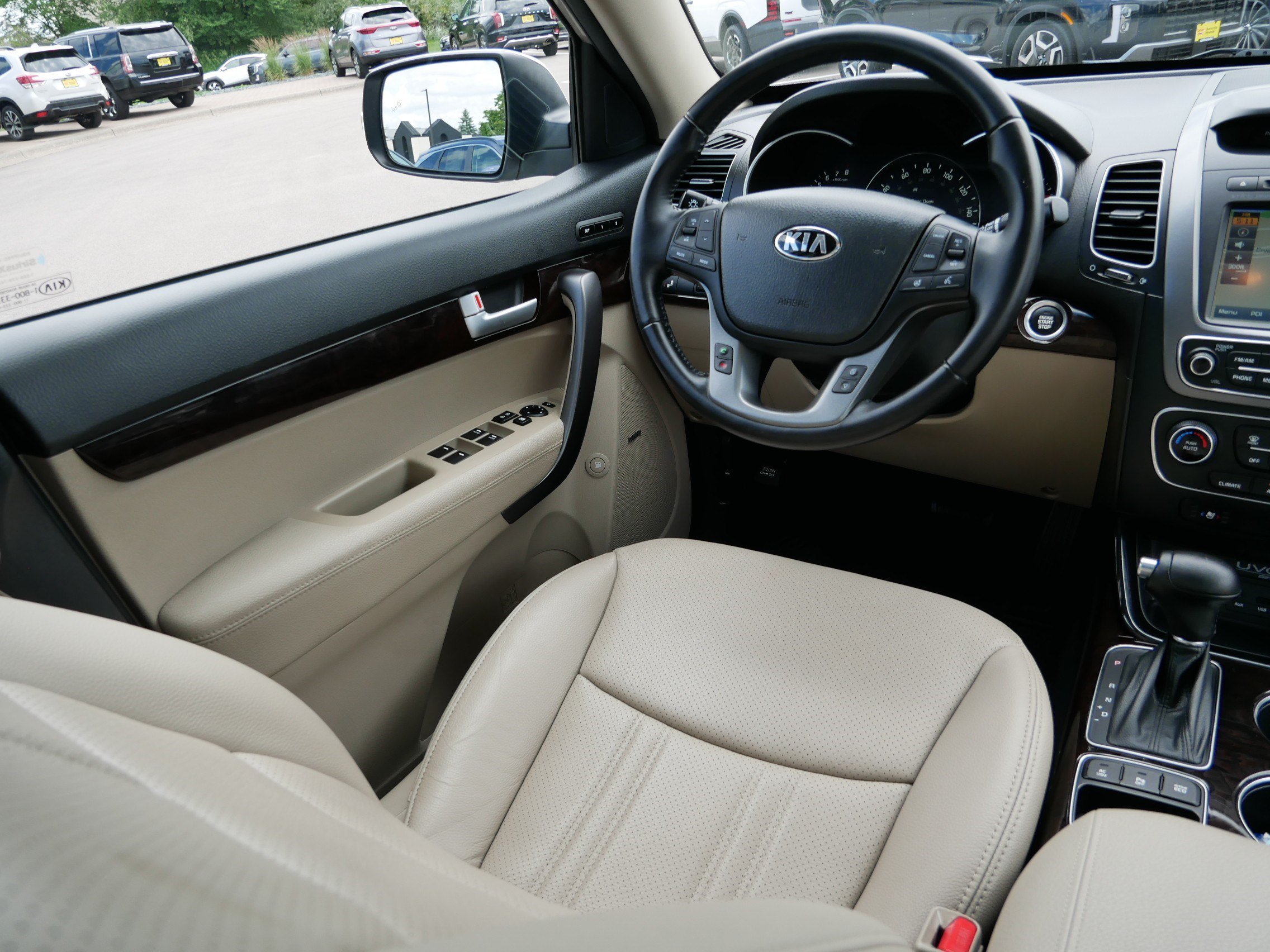 Used 2015 Satin Metal Kia EX image 9
