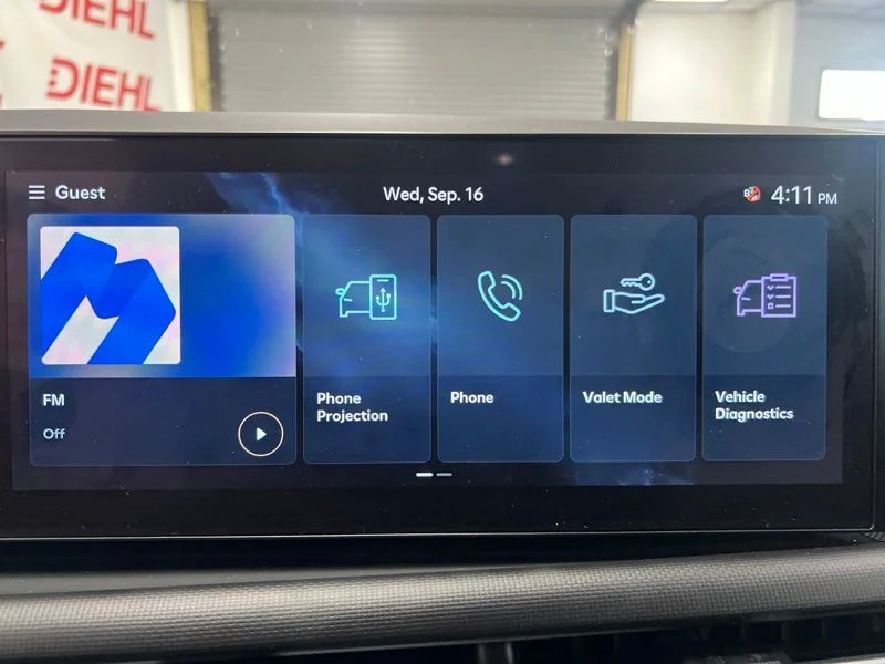 Used 2025 White Hyundai SEL image 24
