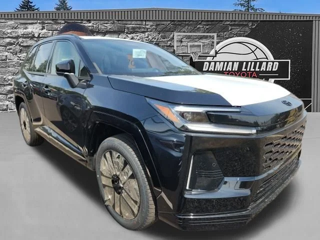 New 2026 Toyota RAV4 XSE HYBRID AWD in McMinnville #26564 | Damian
