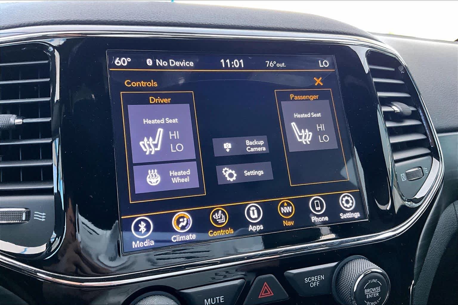 Used 2020 Diamond Black Crystal Pearlcoat Jeep North image 33