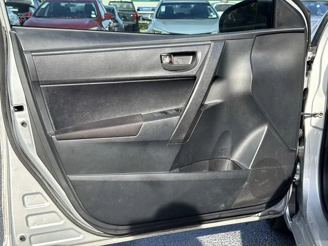 Used 2014 Silver Toyota L image 22