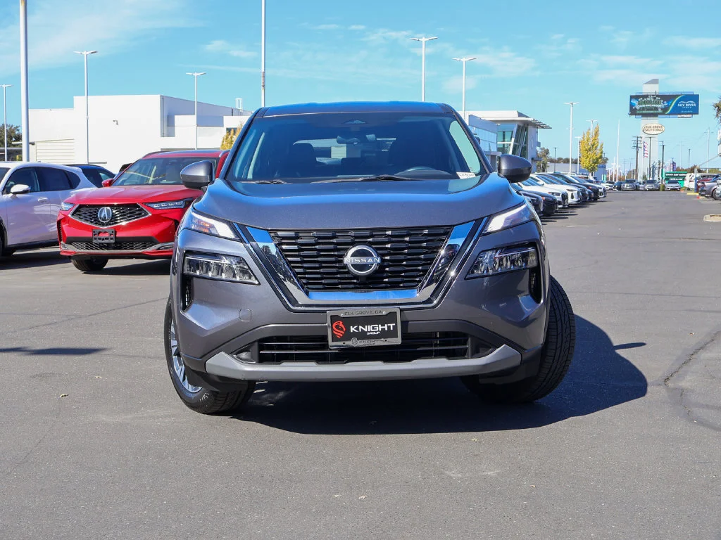 Used 2023 Gun Metallic Nissan SV image 2