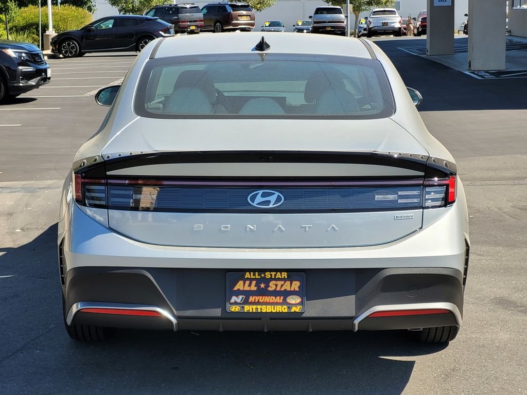 New 2026 Silver Hyundai Blue image 4