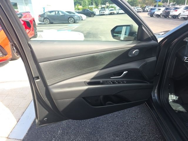 Used 2025 Gray Hyundai SE image 13