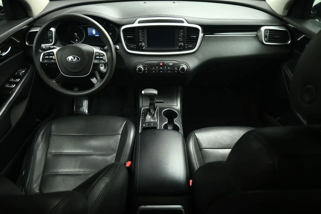 Used 2020 White Kia LX image 35