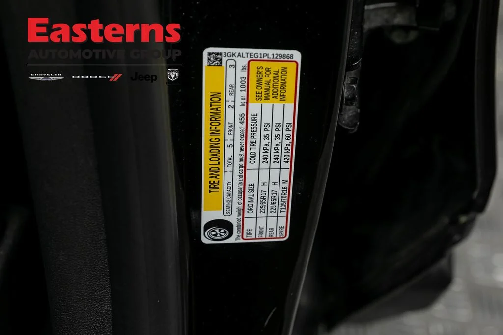 Used 2023 Black GMC SLE image 34