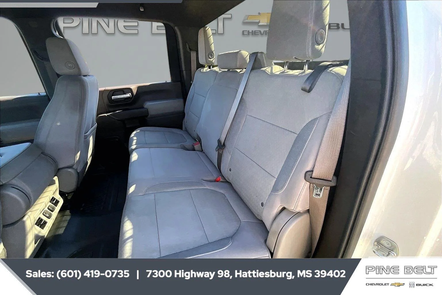 Used 2021 SUMMIT WHITE Chevrolet LT image 20