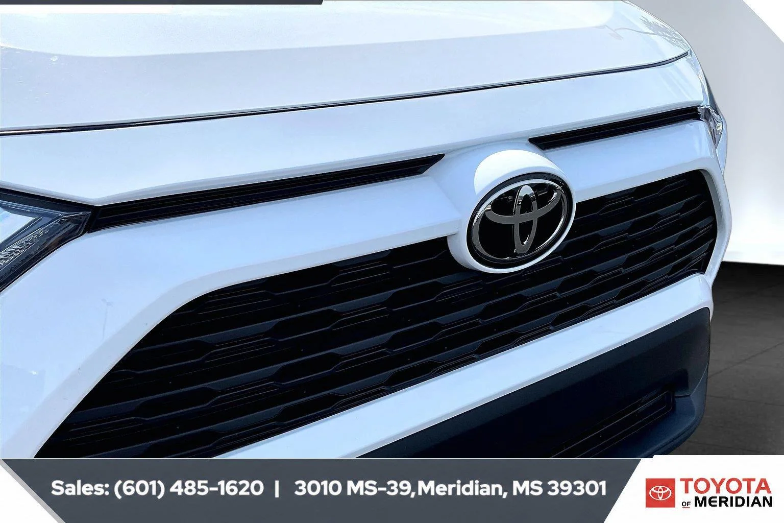 Used 2024 Ice Cap Toyota XLE image 21