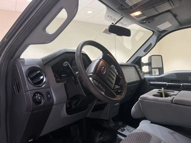 Used 2016 White Ford XL image 9