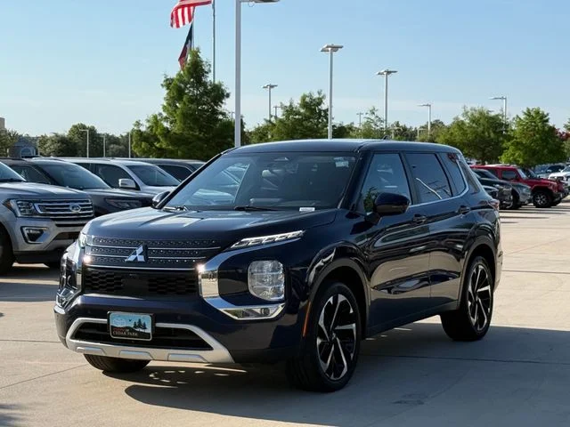 Used 2024 Blue Mitsubishi SE image 7