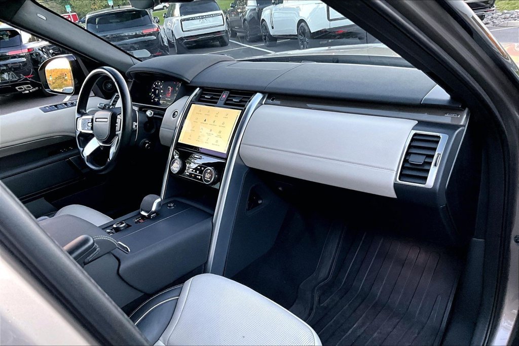 Used 2021 Brown Land Rover HSE R-Dynamic image 16