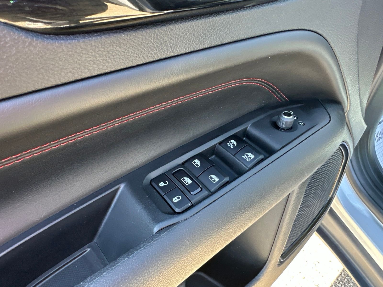 Used 2024 Silver Jeep Trailhawk image 19