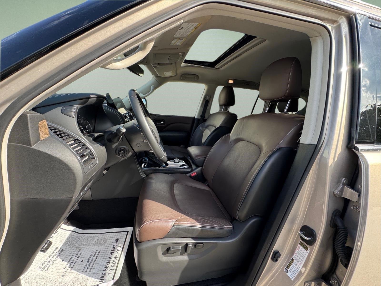 Used 2022 Champagne Quartz INFINITI PREMIUM SELECT image 19