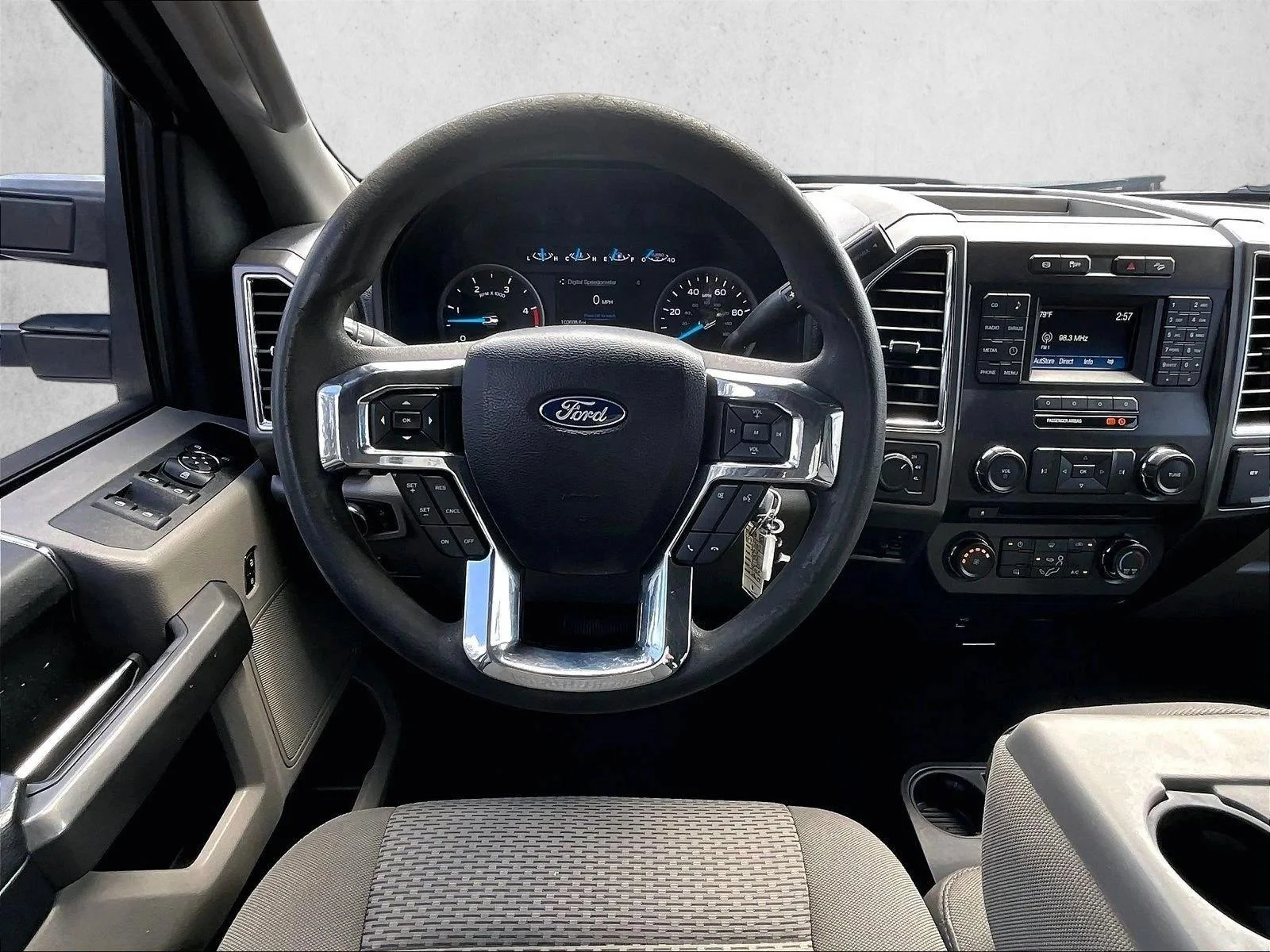 Used 2017 Oxford White Ford XLT image 7