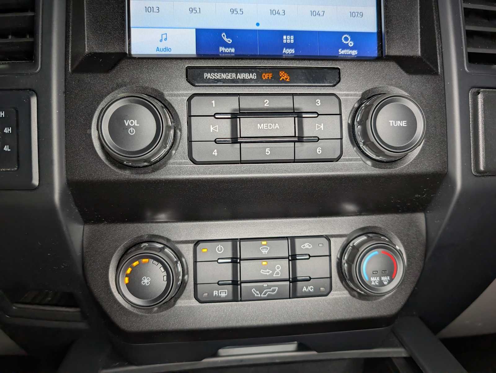 Used 2020 Magma Red Ford XL image 28