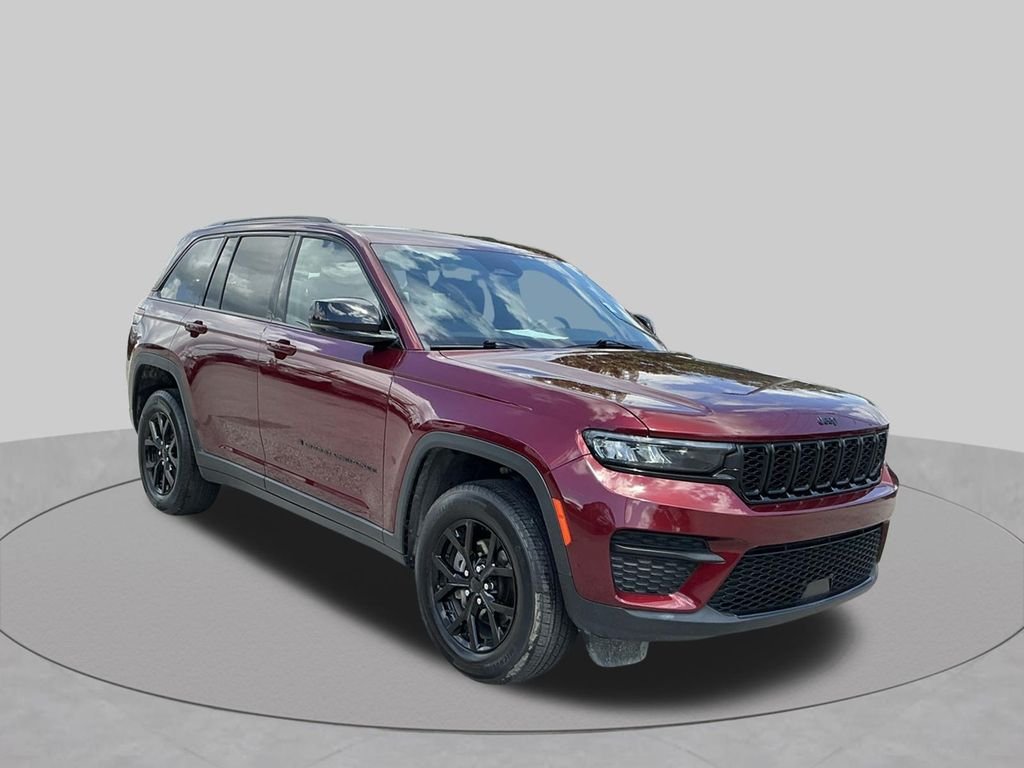 Used 2024 Red Jeep Altitude image 10