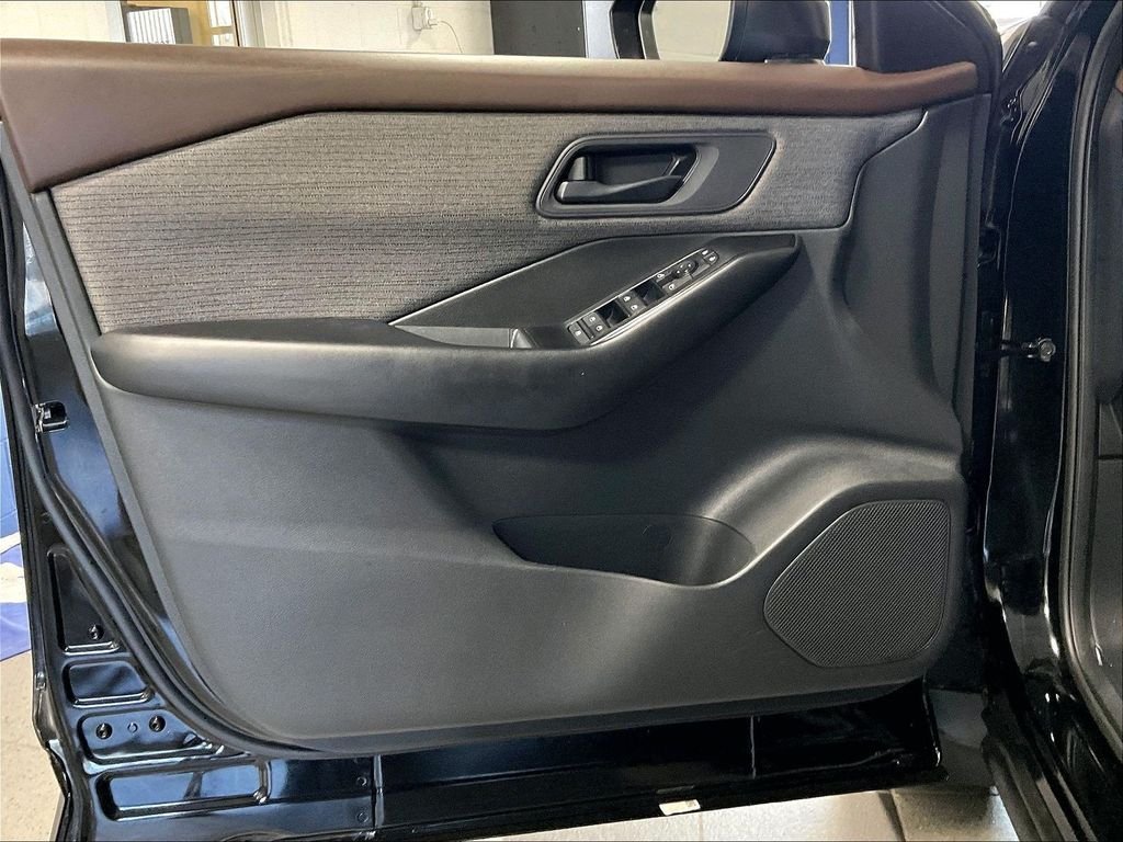 Used 2023 Black Nissan S image 9