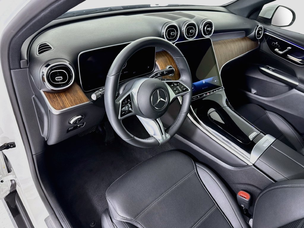 Certified Used 2026 Polar White Mercedes-Benz GLC 300 image 9