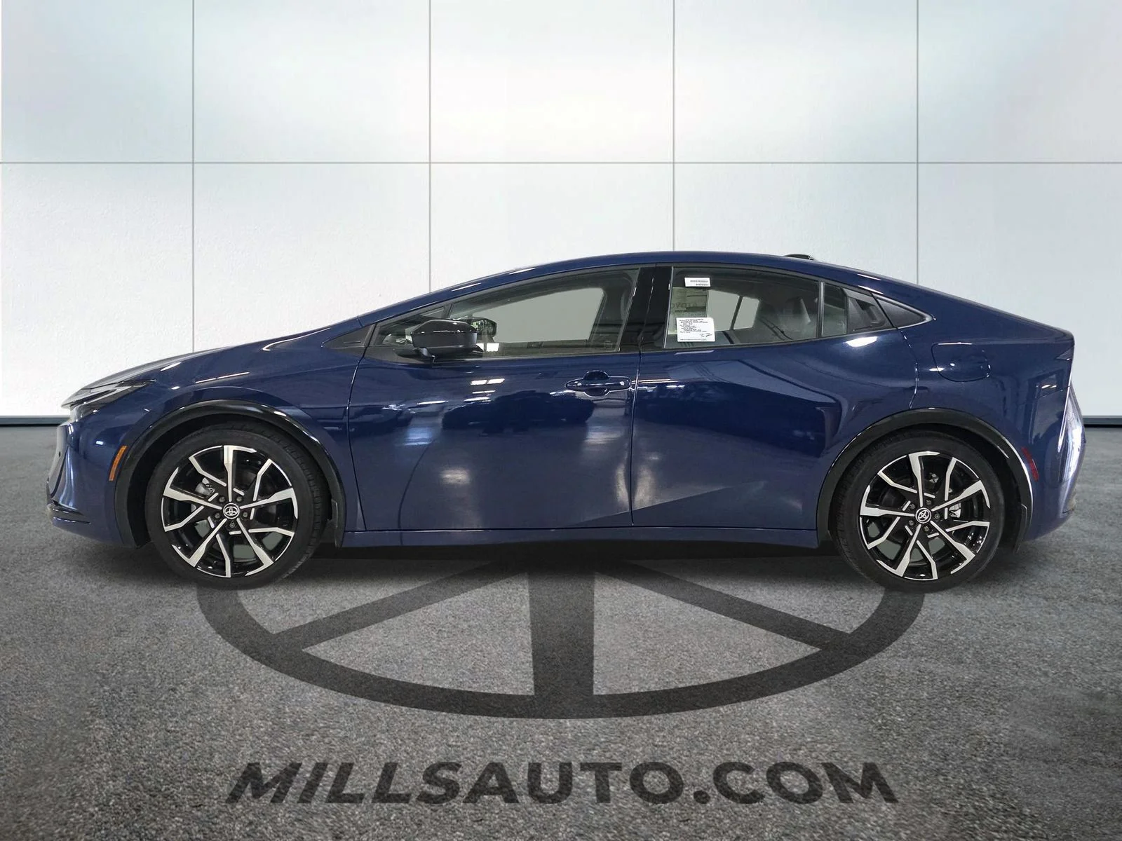2026 Toyota Prius Plug-in Hybrid XSE - Photo 3