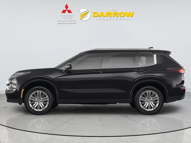 Used 2022 Black Mitsubishi SE image 2