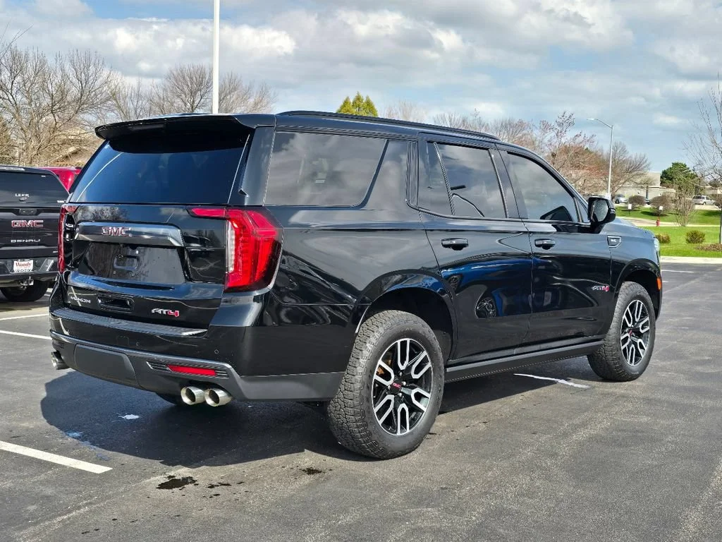 2022 GMC Yukon AT4 - Photo 11