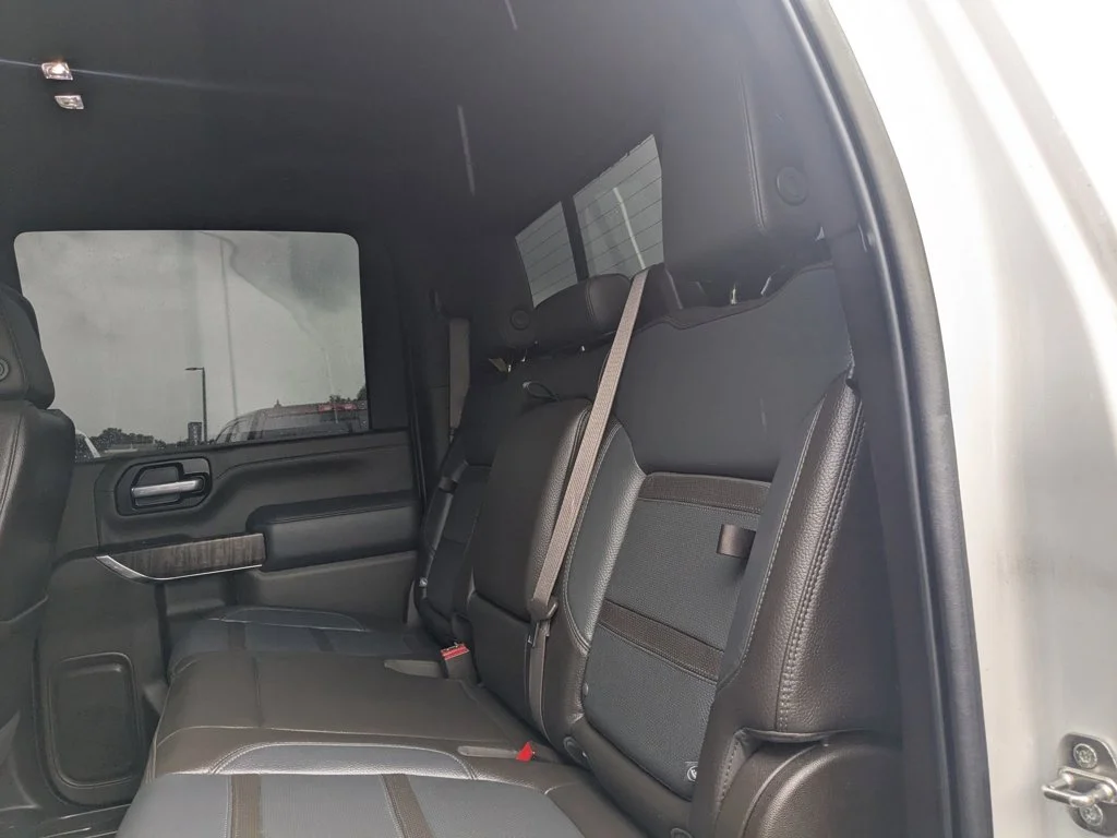 Used 2022 White Frost Tricoat GMC Denali image 25