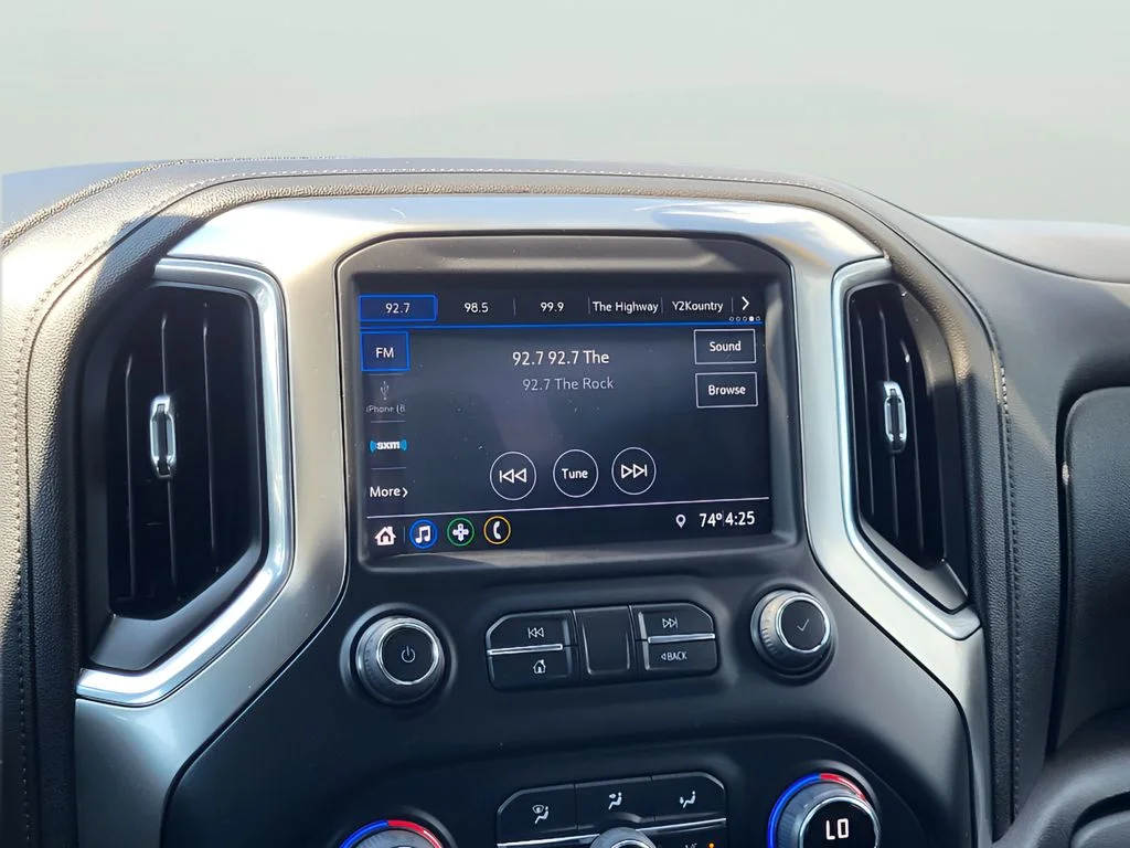 Used 2022 Summit White Chevrolet RST image 17