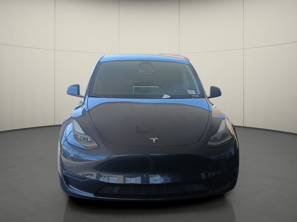 Used 2024  Tesla Standard Range image 2