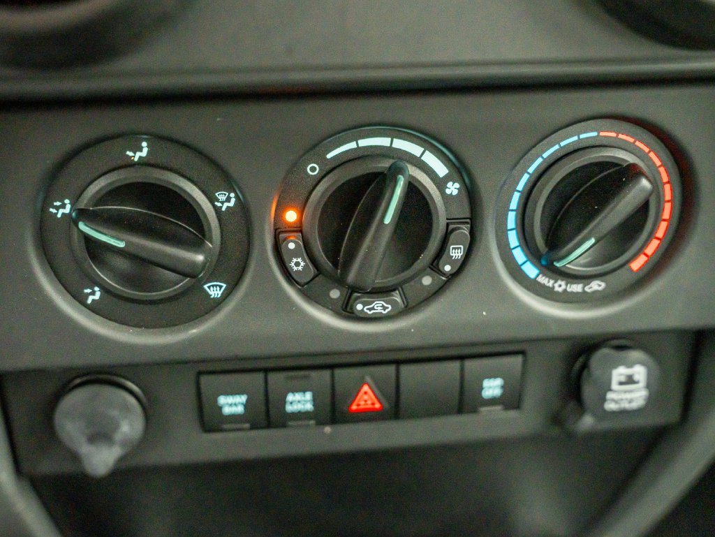 Used 2008 Flame Red Clearcoat Jeep Rubicon image 32