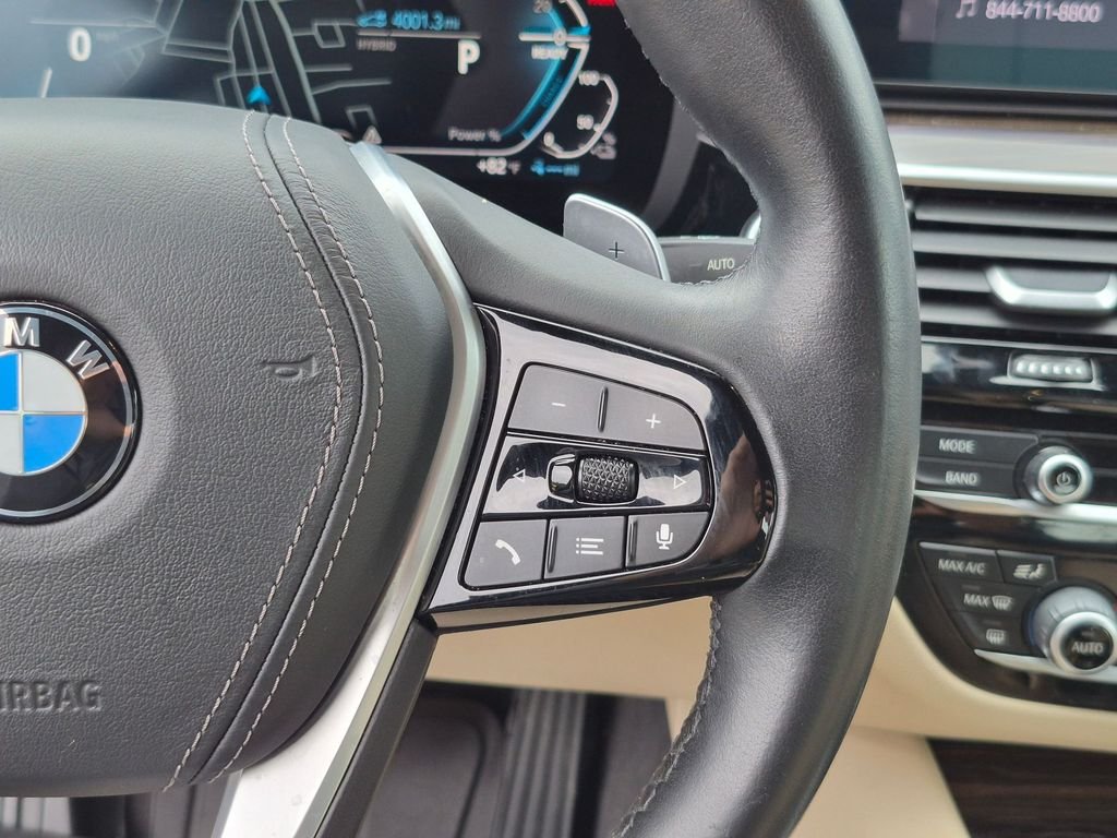 Used 2021 Black BMW 530e iPerformance image 16