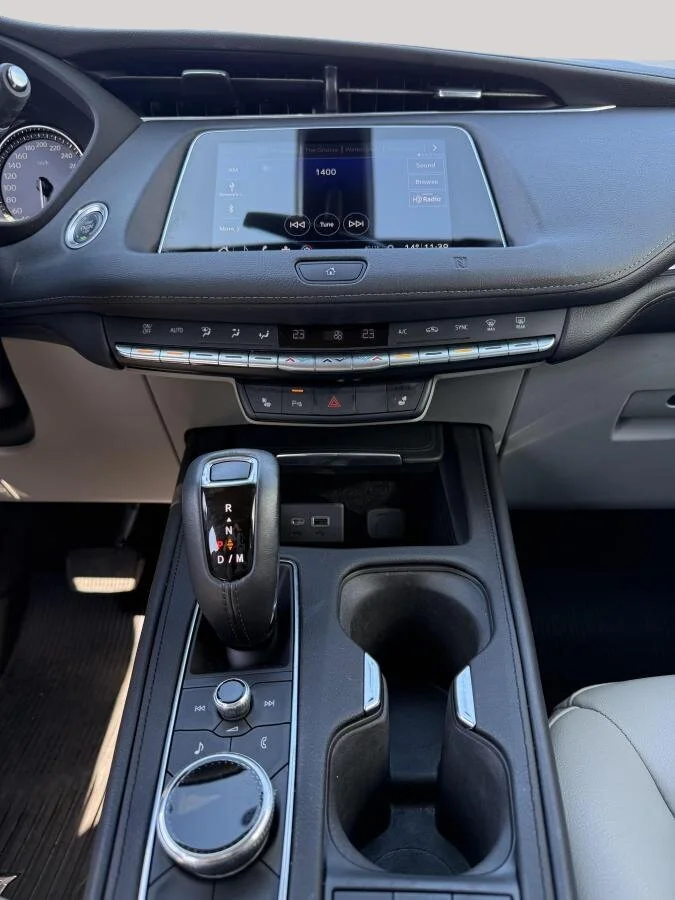 Used 2019 Silver Cadillac Luxury Fwd image 16