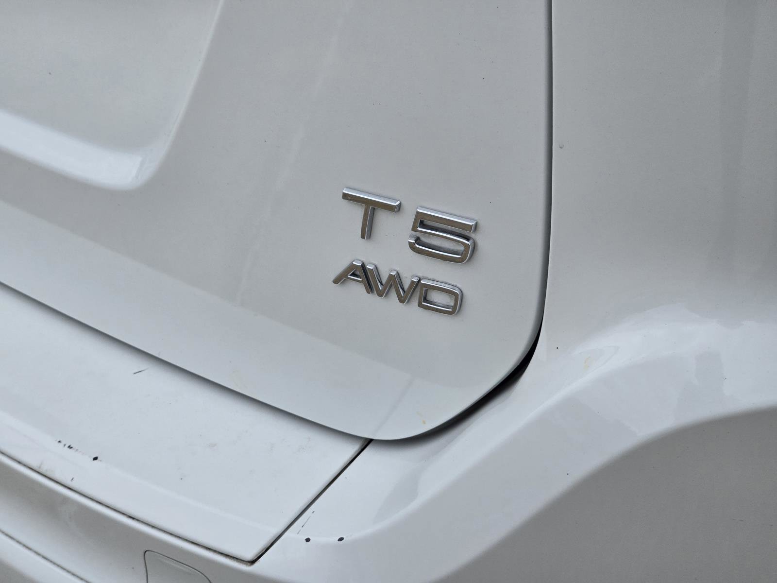 Used 2016 Ice White Volvo T5 Premier image 11