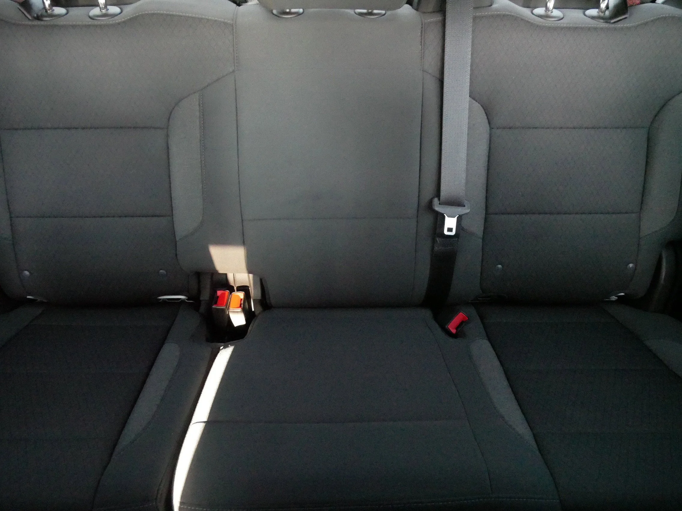 Used 2022 Summit White GMC SLE image 10
