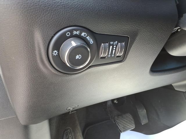 Used 2023 Silver Jeep Limited image 17