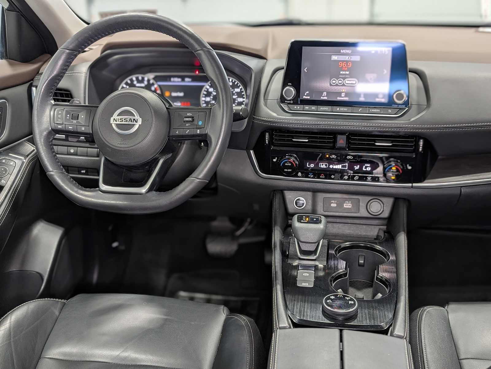 Used 2021 Gun Metallic Nissan SL image 5