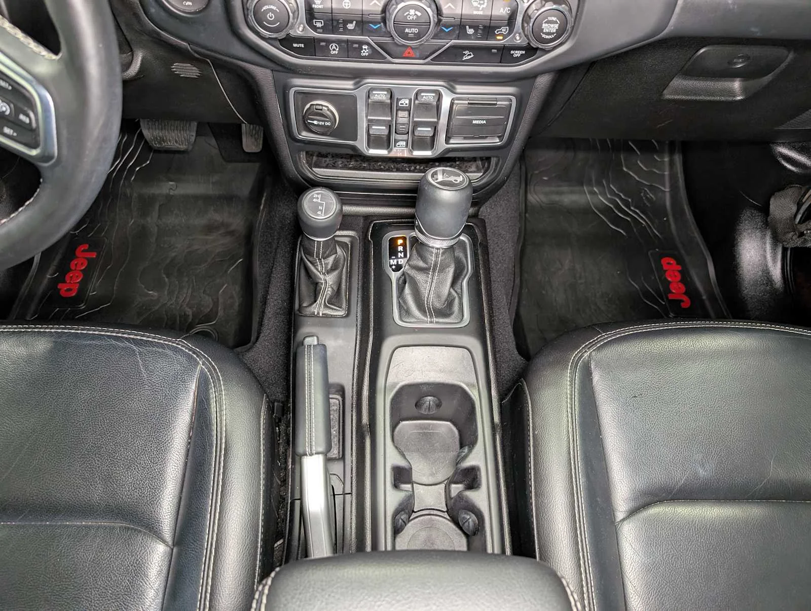 Used 2018 Black Clearcoat Jeep Sahara image 13
