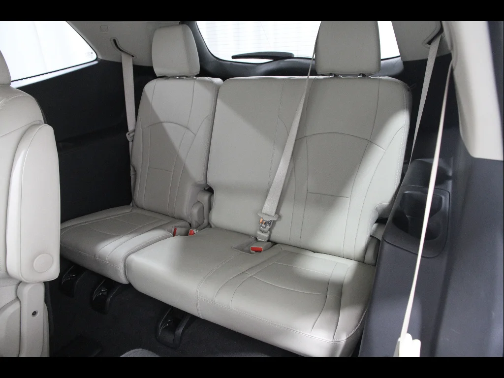 Used 2020 Summit White Buick Premium image 21