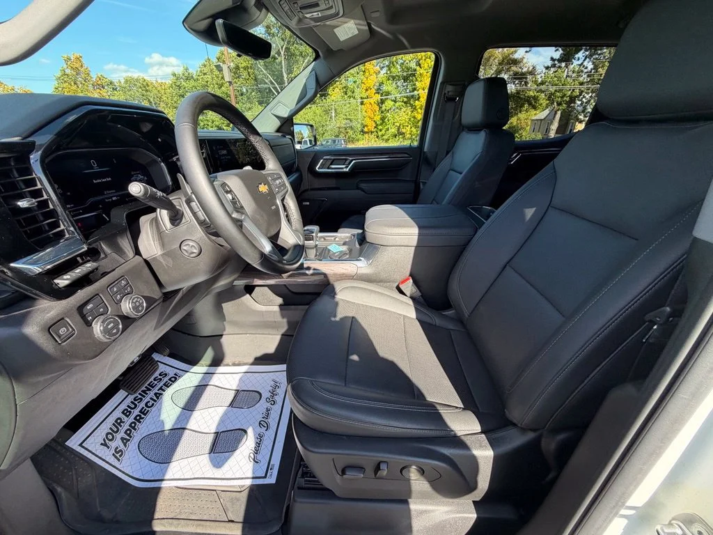 Used 2024 White Chevrolet LTZ image 10