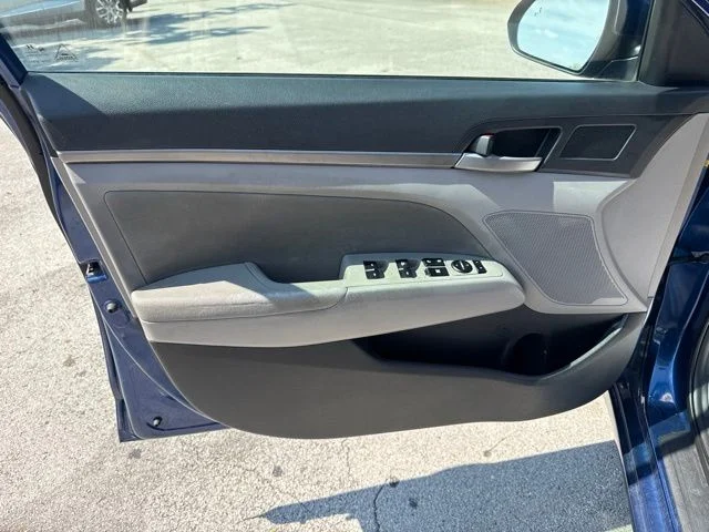 Used 2018 Blue Hyundai Value Edition image 15