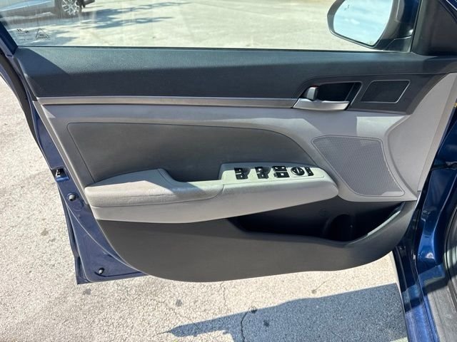 Used 2018 Blue Hyundai Value Edition image 15