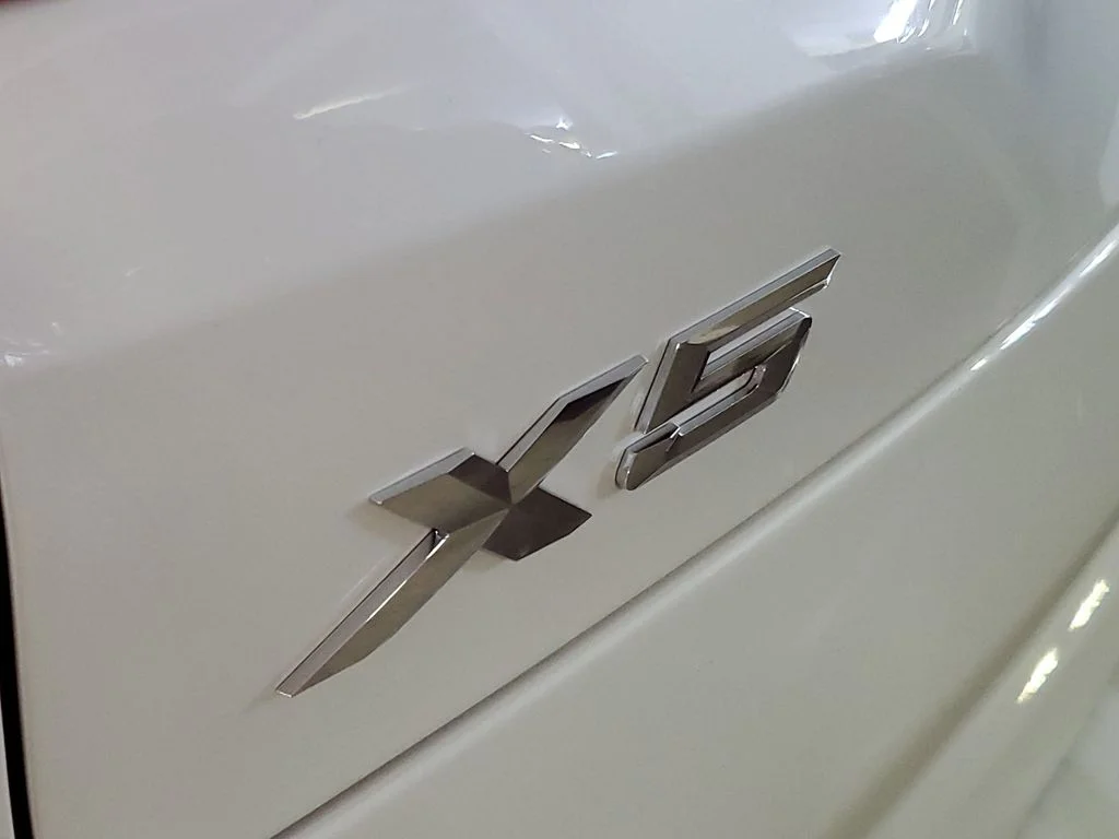Used 2026 White BMW sDrive40i image 6
