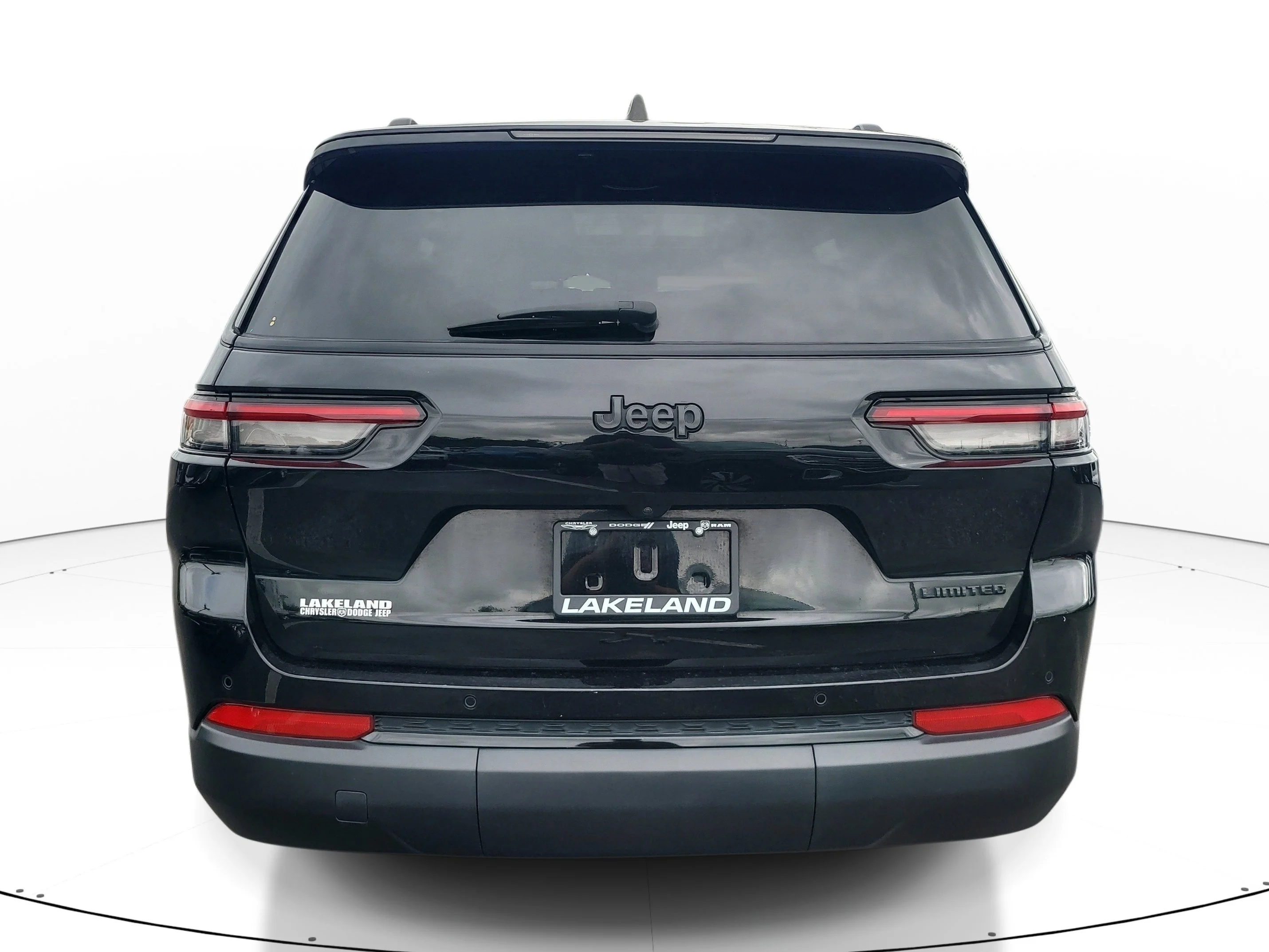 Used 2023 Diamond Black Crystal Pearlcoat Jeep Limited image 5