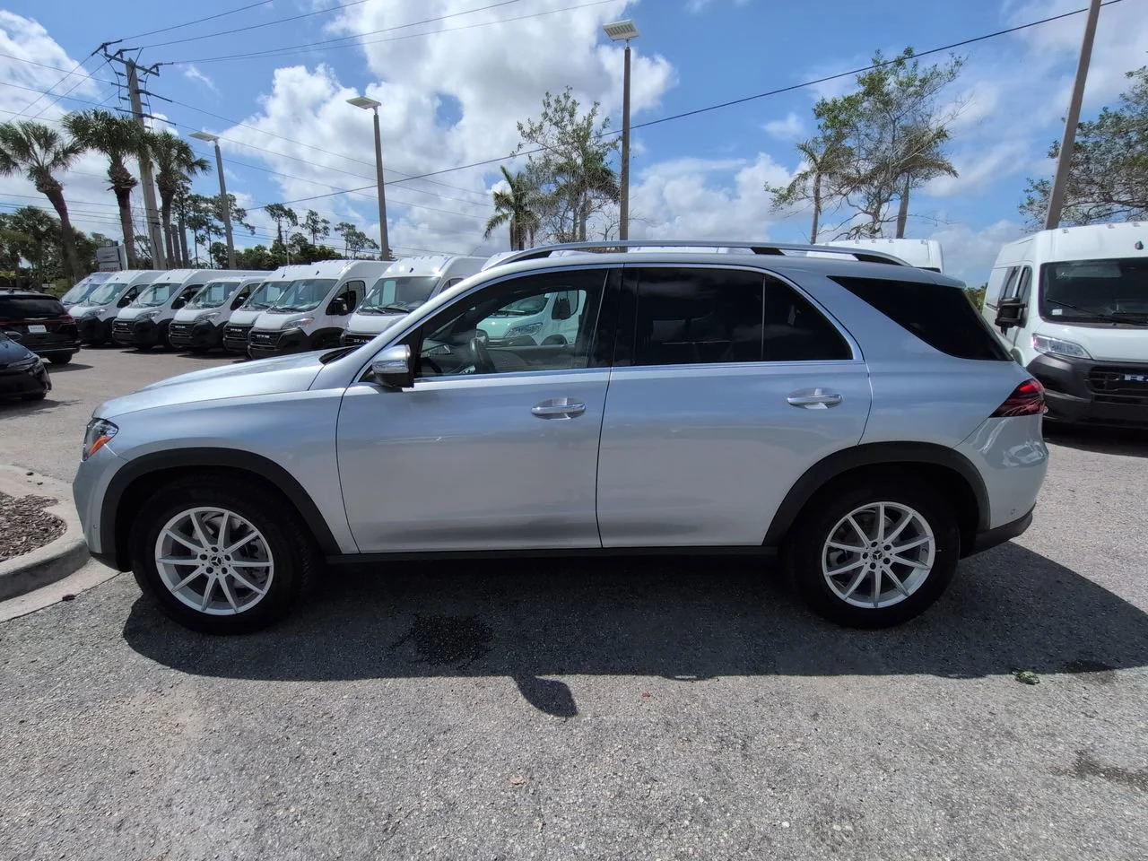 Used 2025 Selenite Gray Metallic Mercedes-Benz GLE 350 image 8