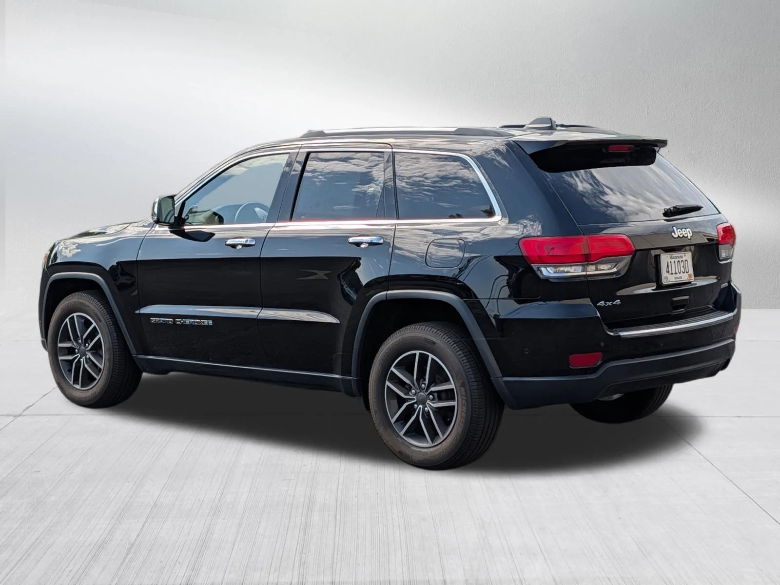 Used 2019 Diamond Black Crystal Pearlcoat Jeep Limited image 5