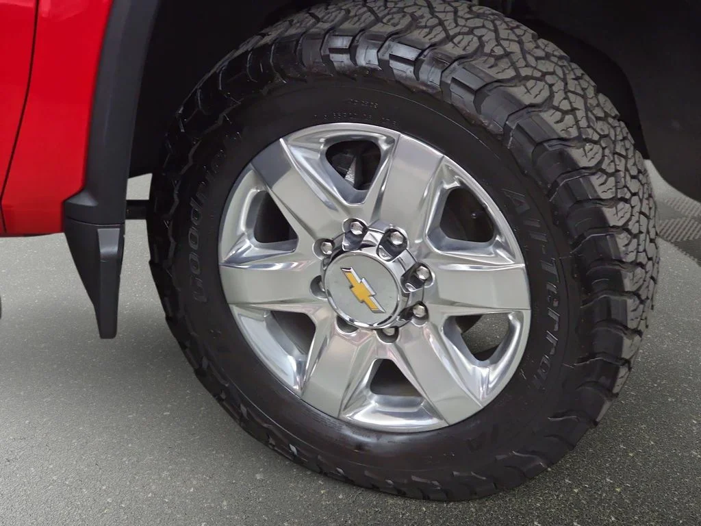 Used 2021 Red Hot Chevrolet LTZ image 34