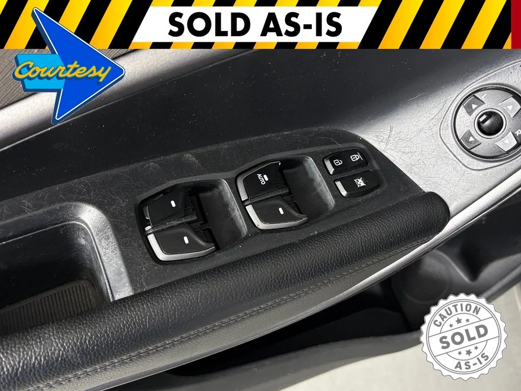 Used 2013 White Hyundai Base image 15