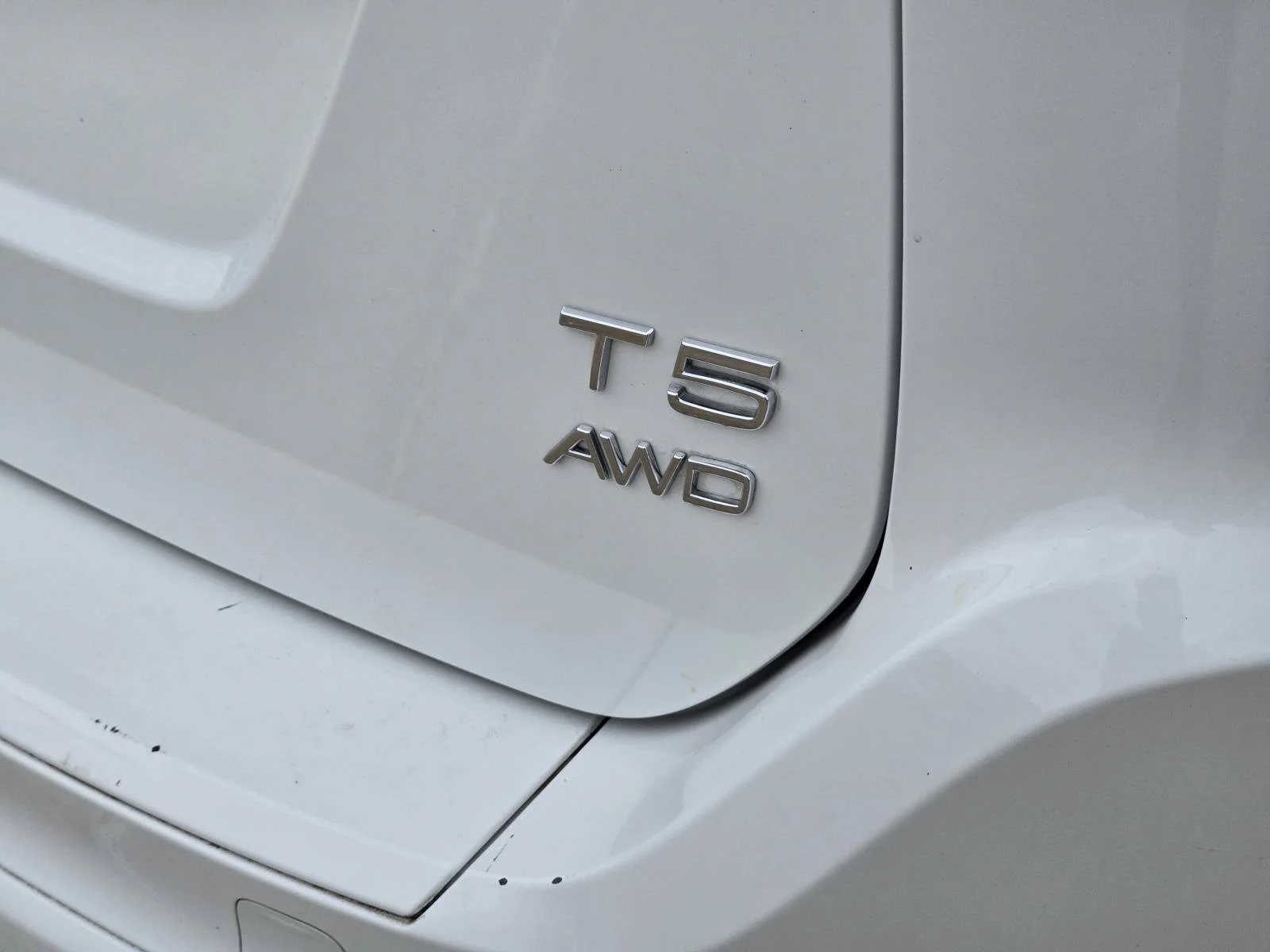 Used 2016 Ice White Volvo T5 Premier image 11