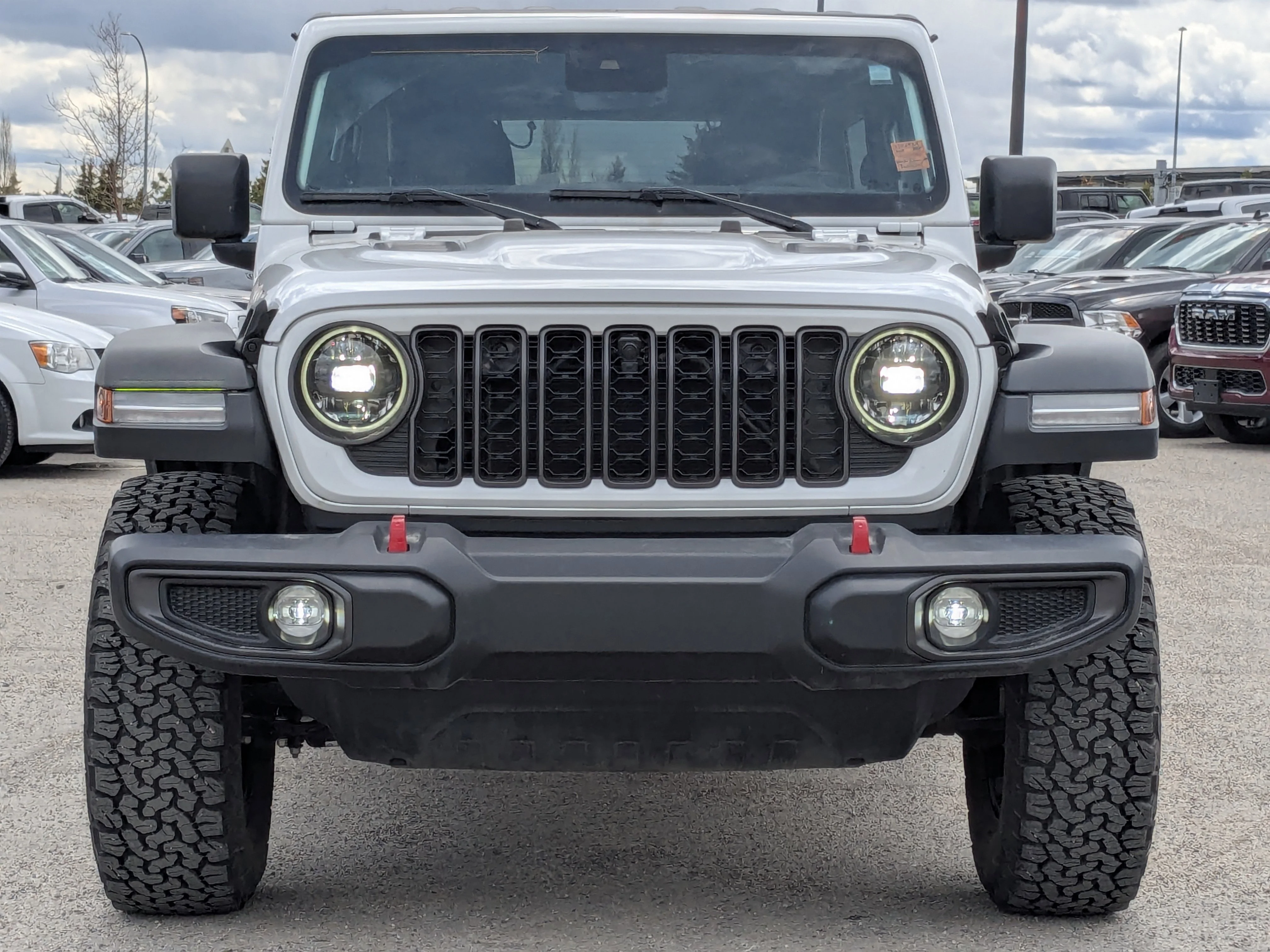 Used 2024 White Jeep Rubicon - Tech Grp - Safety Grp - Alpine Audio - Blind Spot - LED Lighting & More image 3