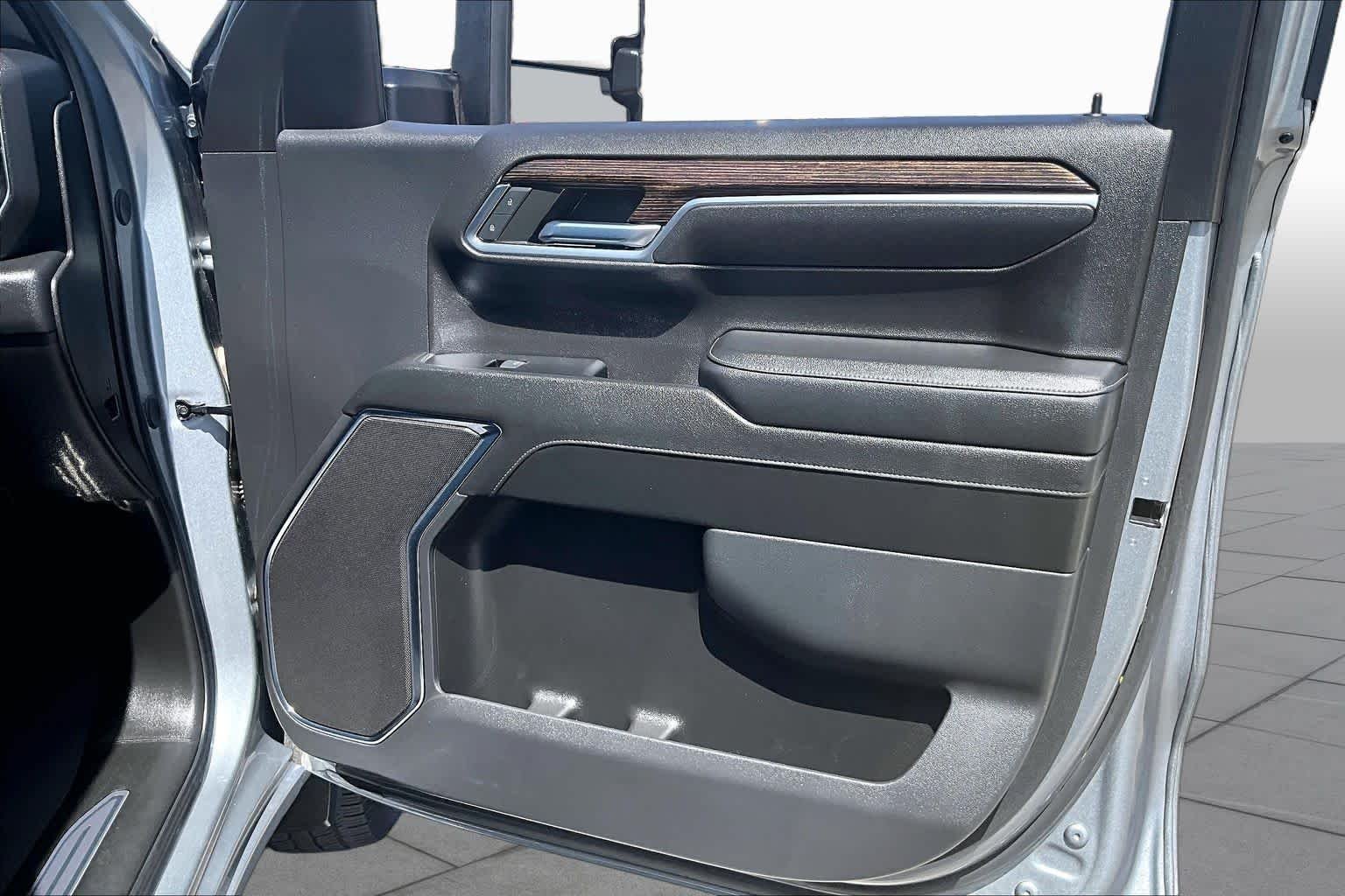 Used 2024 Sterling Metallic GMC Elevation image 23